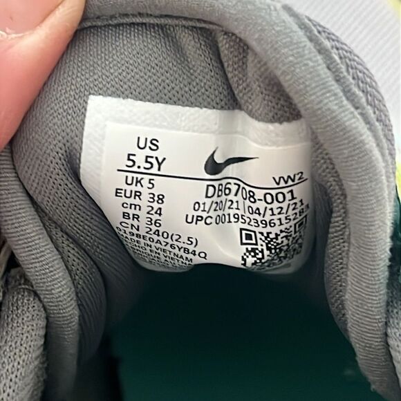 NWOT Youth Nike Zoom Flight 2 smoke Grey Lemon Twist size 5.5 Y - Picture 6 of 9